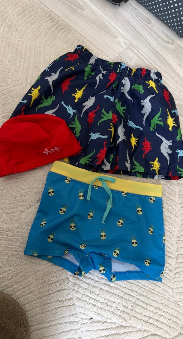 Renkli Baskılı Erkek Çocuk Mayo ve Şapka - Görsel 3