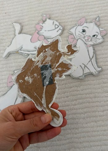 Gri Nakışlı Kedi Figürlü Tüy Detaylı Aksesuarlar - Görsel 3