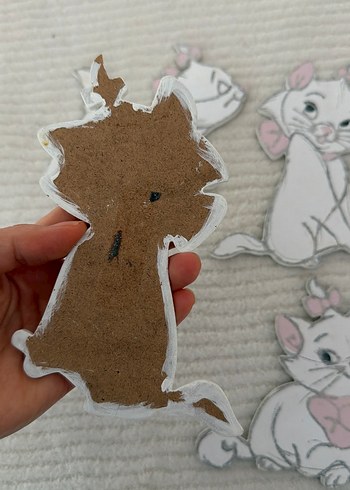 Gri Nakışlı Kedi Figürlü Tüy Detaylı Aksesuarlar - Görsel 2