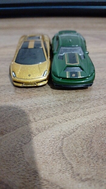  Beden Renk Hot Wheels 