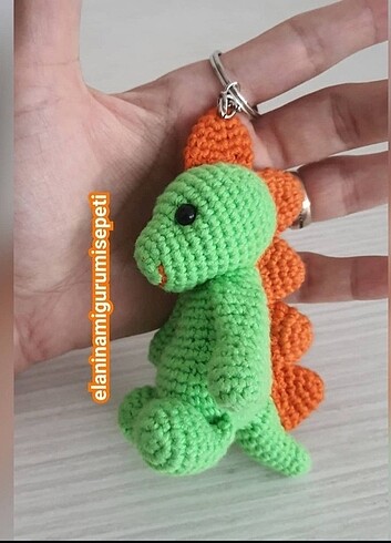 Amigurumi dinazor anahtarlik