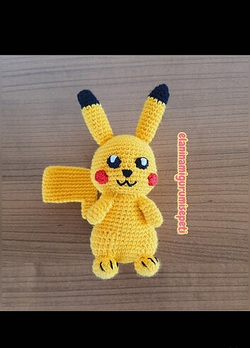  Beden Amigurumi Pikachu anahtarlik