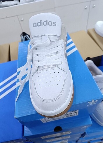 40 Beden çeşitli Renk Adidas spor ayakkabı 