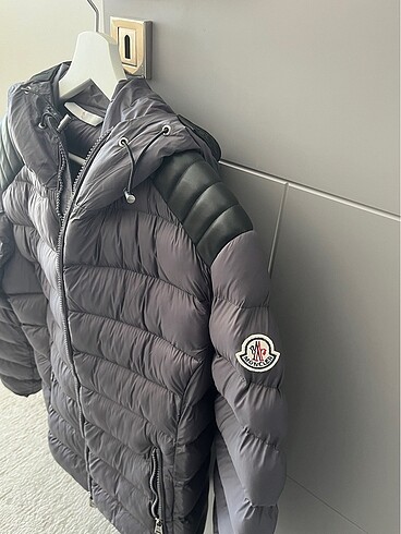 Moncler kapşonlu mont