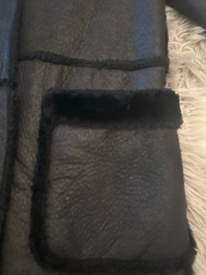 Kadın siyah Deri görünümlü çift taraflı kaban.Diğer taraf kürklü - Görsel 3