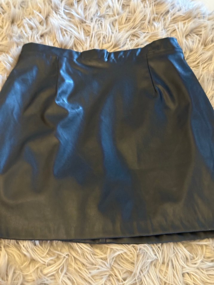 Kadın Siyah Deri Midi Etek Fermuarlı - Görsel 2