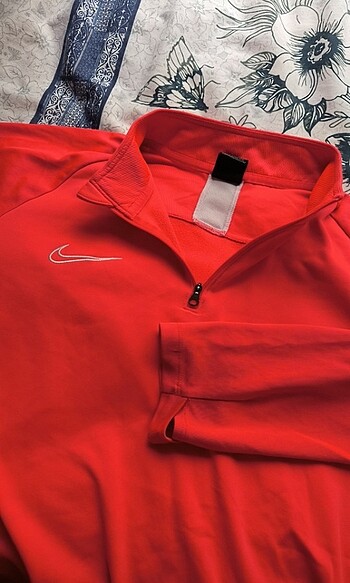xl Beden kırmızı Renk Nike sweatshirt