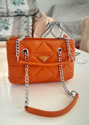Prada Turuncu Zincir Detaylı Kadın El Çantası