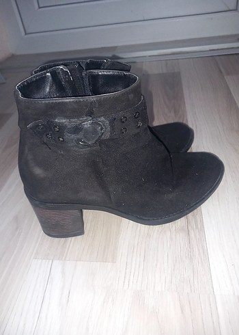 Siyah Süet Tokalı Gotik Dolgu Topuk Bot - Görsel 3