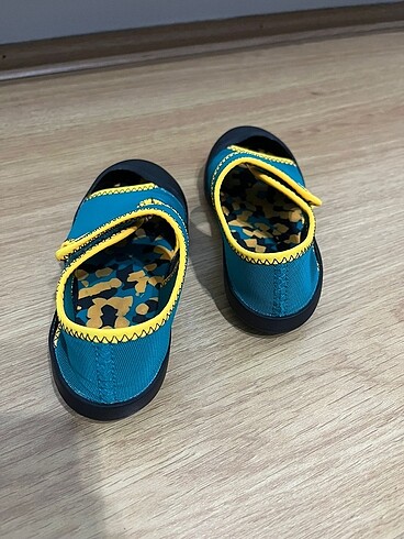 28 Beden Adidas sandalet