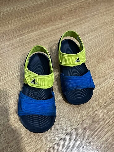 26 Beden Adidas sandalet