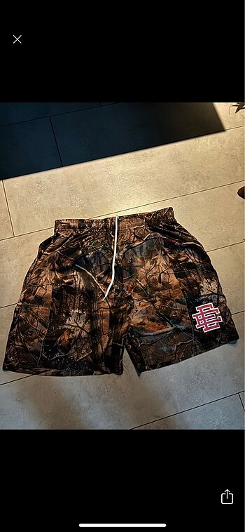 Ee short