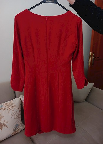 Kırmızı Midi Fırfırlı V Yakalı Elbise - Görsel 3