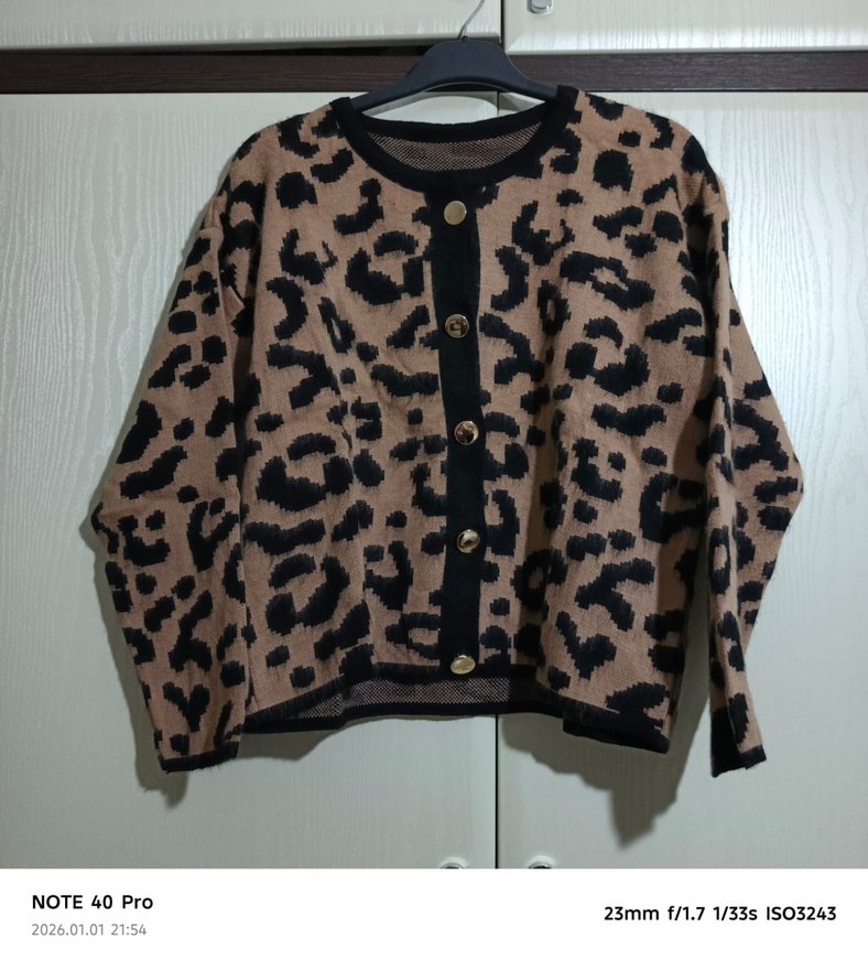 Düğmeli Leopar Desenli Kahverengi Hırka - Görsel 2