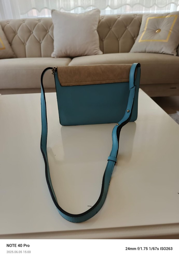 Mavi Süet Zincir Detaylı Kadın Çanta - Görsel 3