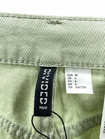 38 Beden çeşitli Renk H&M Mini Şort %70 İndirimli.