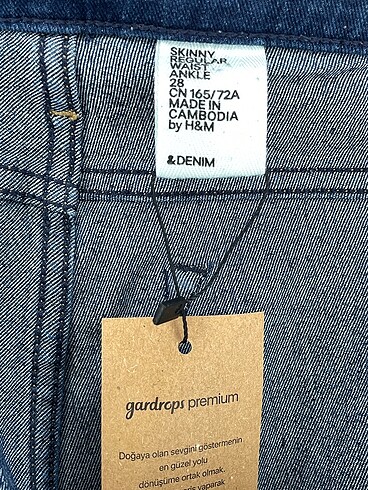 28 Beden lacivert Renk H&M Jean / Kot %70 İndirimli.