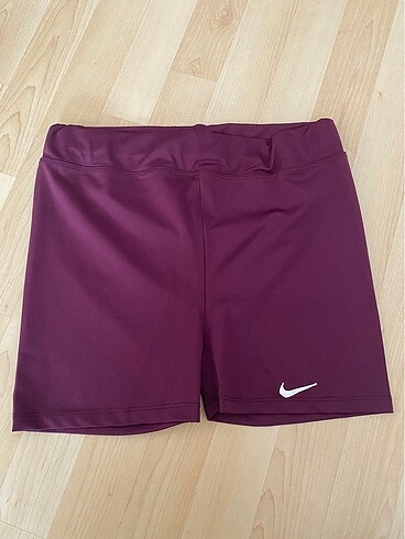 Nike sporcu şort