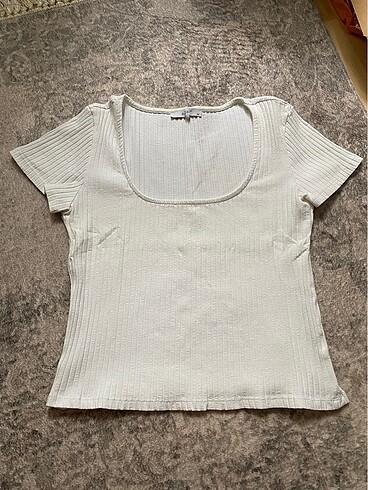 Kare yaka beyaz t-shirt