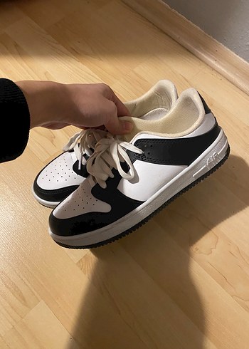 Beyaz Siyah Bağcıklı Kadın Spor Ayakkabı - Görsel 2