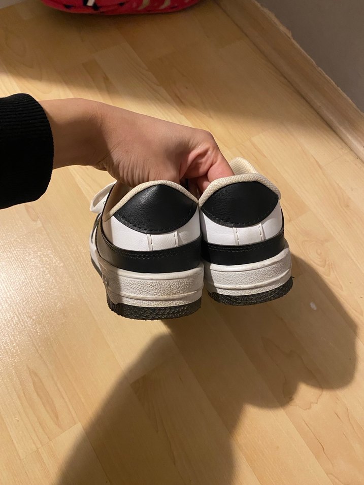 Beyaz Siyah Bağcıklı Kadın Spor Ayakkabı - Görsel 4