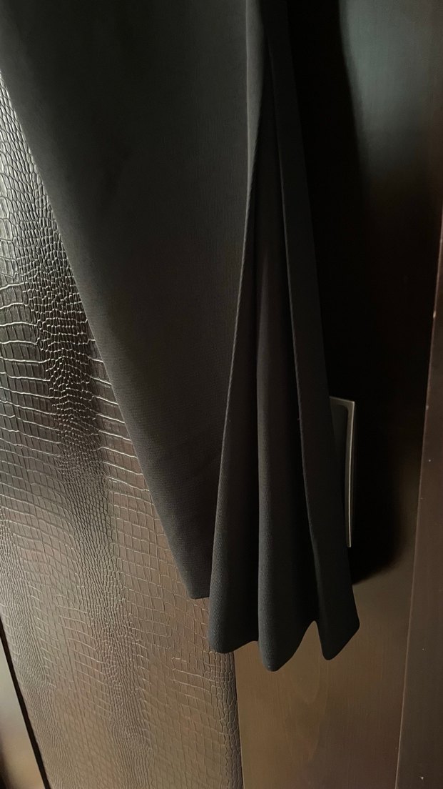 Siyah Uzun Dökümlü Pantolon - Görsel 3