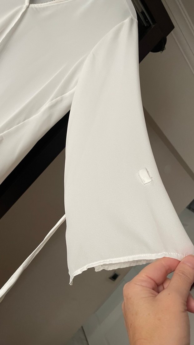 Beyaz V Yakalı Drapeli Kadın Gömlek - Görsel 4