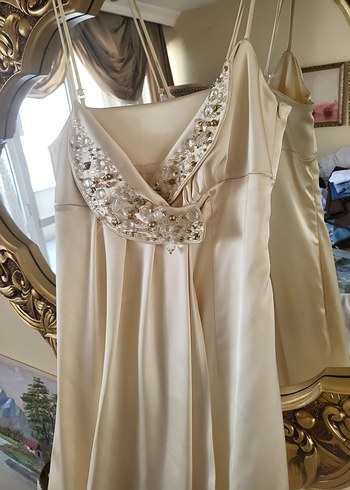 Nakışlı Beyaz Uzun Drapeli Straplez Elbise - Görsel 3