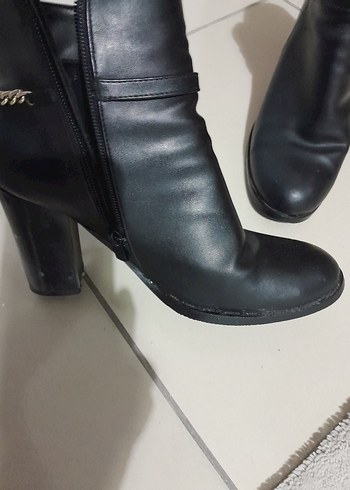 37 Beden Kadın Siyah Deri Biker Botlar Zincir Detaylı