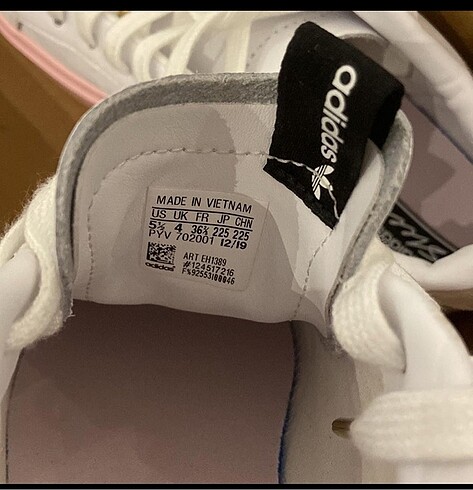 36,5 Beden Adidas özel seri ayakkabı