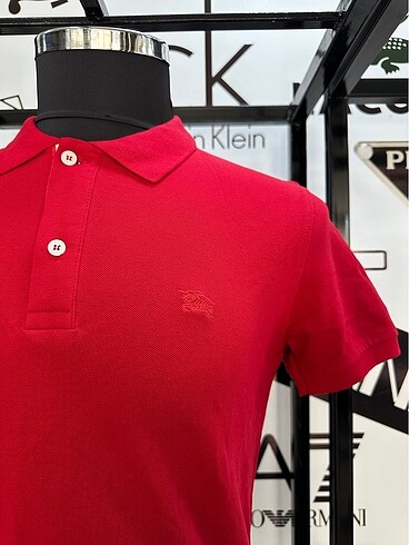 s Beden Burberry Kırmızı Renk Polo Yaka Tişört