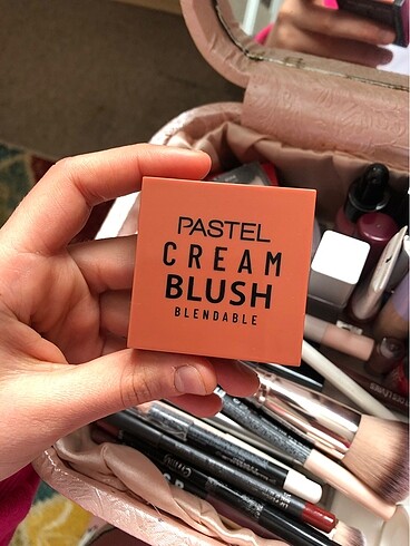 Pastel krem allık