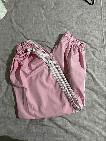 Çok tatlı pembe eşofman altı