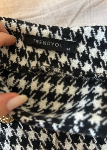 Düğmeli Siyah Beyaz Mini Etek - Görsel 2