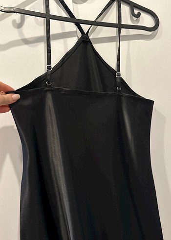 Siyah Saten Uzun Drapeli Halter Yaka Elbise - Görsel 3