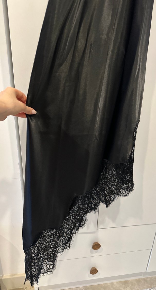 Siyah Saten Uzun Drapeli Halter Yaka Elbise - Görsel 2