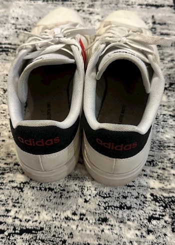 Beyaz Adidas Spor Ayakkabı - Görsel 4