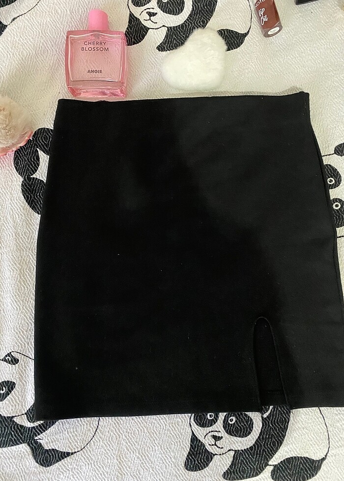 Dar yırtmaçlı mini etek - Görsel 2