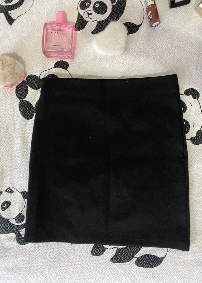 Dar yırtmaçlı mini etek - Görsel 5