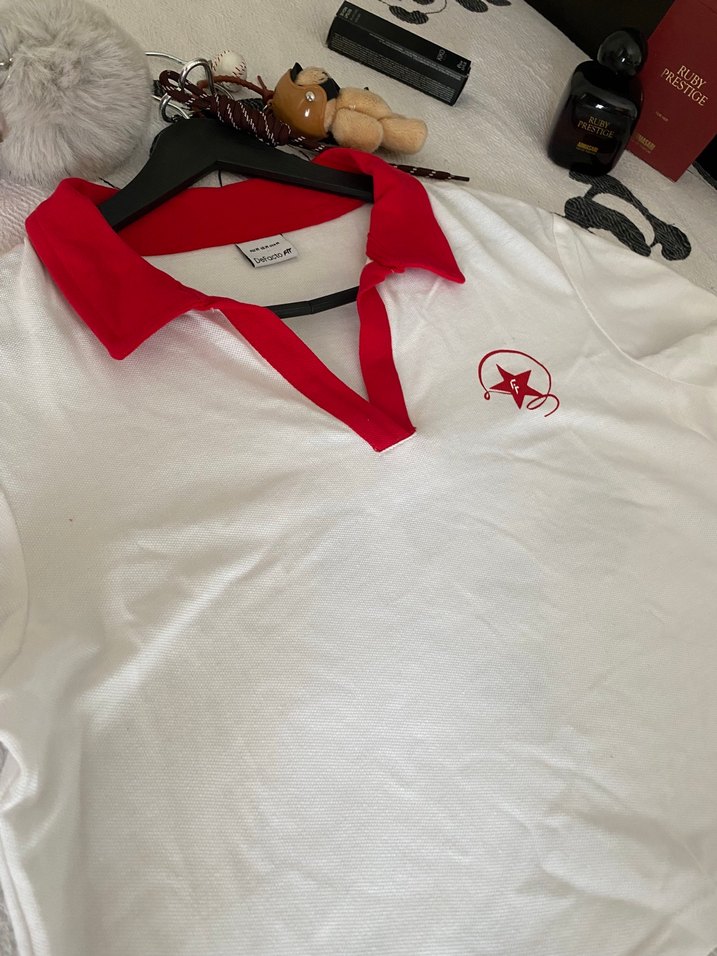 Defacto Kırmızı Yakalı Beyaz Kadın Tişört - Görsel 4