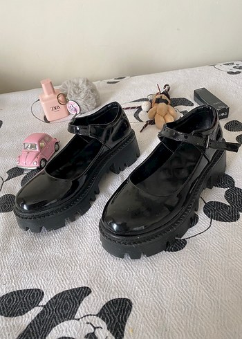 Siyah Rugan Platform Topuklu Gotik Ayakkabı - Görsel 5