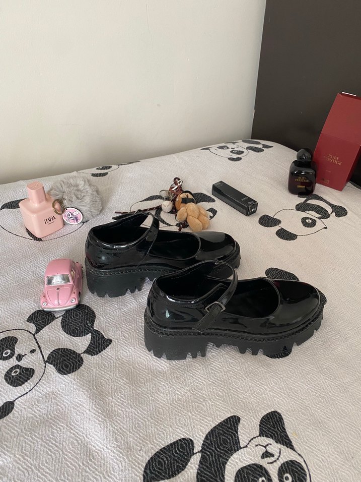 Siyah Rugan Platform Topuklu Gotik Ayakkabı - Görsel 2