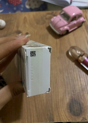 L'Oréal Paris Bright Reveal SPF 50 Renkli Güneş Kremi - Görsel 6