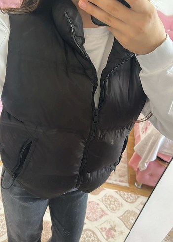 Siyah Dik Yaka Fermuarlı Şişme Yelek - Görsel 6