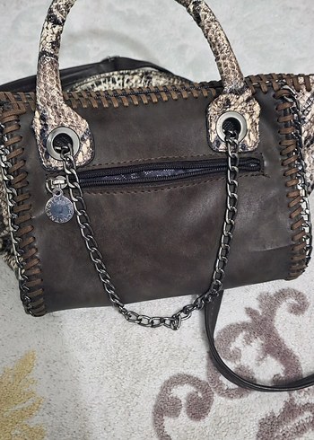 Yılan Derisi Desenli Zincir Detaylı Deri Çanta - Görsel 4