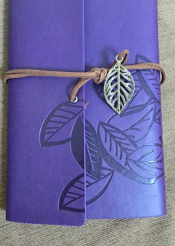 Mor Yaprak Desenli Defter - Görsel 2