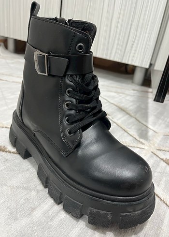 Siyah Deri Tokalı Platform Topuklu Bot - Görsel 3