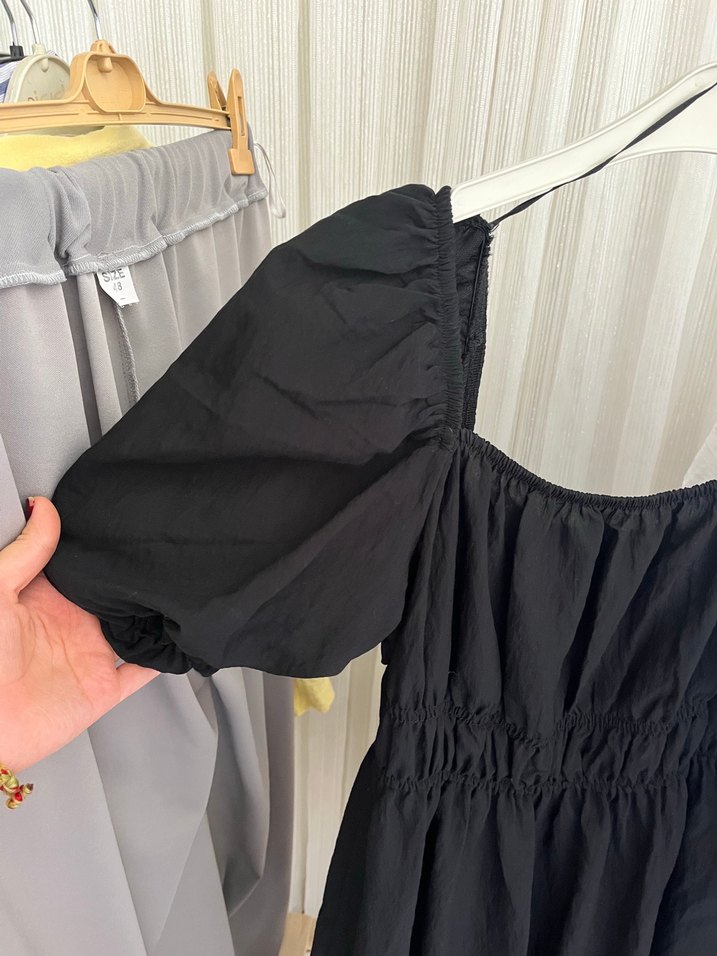 Siyah Bohem Midi Elbise Drapeli ve Geniş Kesim - Görsel 3