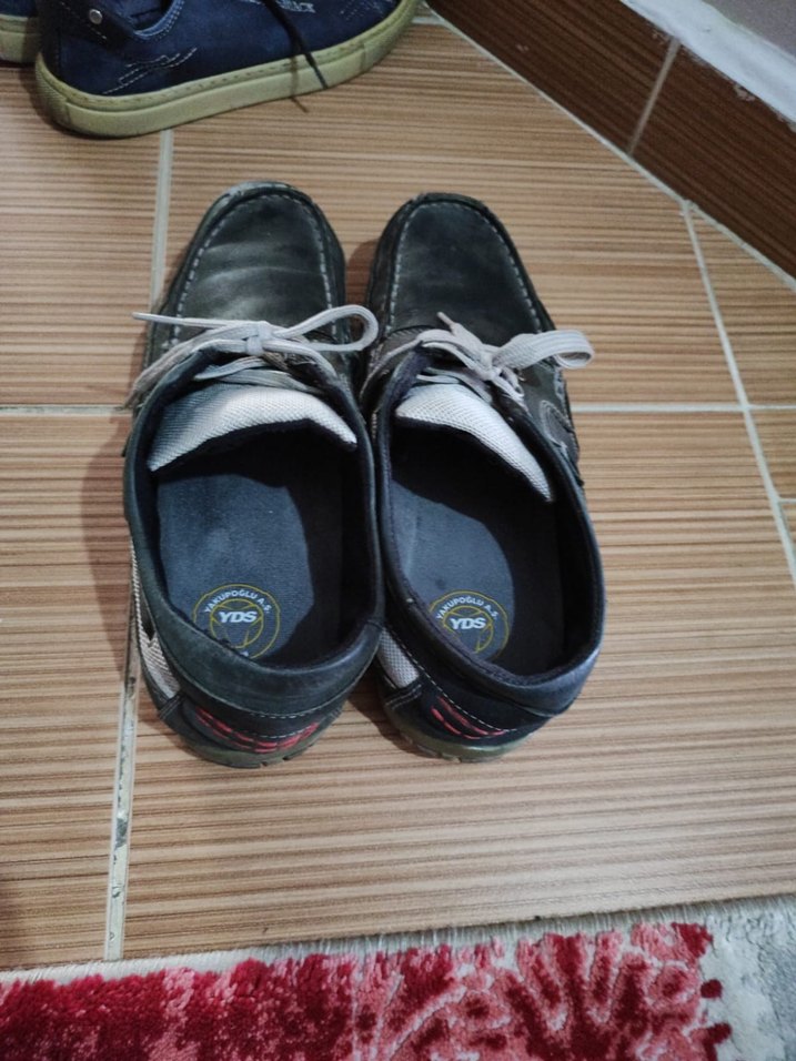 Gri Minimalist Erkek Ayakkabı Bağcığı - Görsel 2