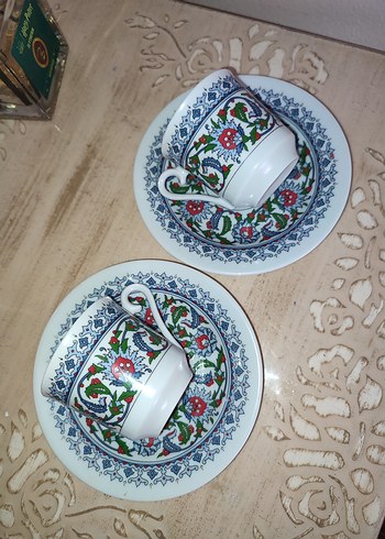 Renkli Desenli Seramik Fincan ve Tabak Seti